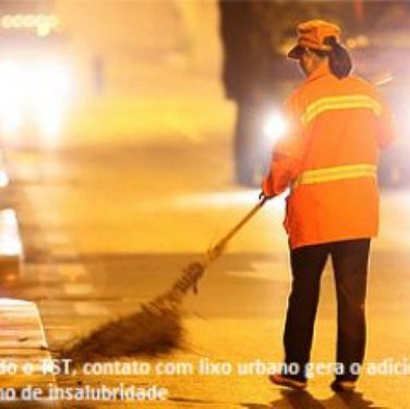 Por contato com lixo urbano, varrer rua gera adicional mximo de insalubridade