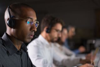 Trabalhadora receberá indenização de R$ 100 mil após incapacidade laborativa total em trabalho de telemarketing