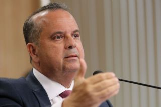 Governo contratará militares para dar segurança a perícias médicas no INSS